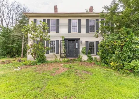 18 S Village Road Loudon NH 03307