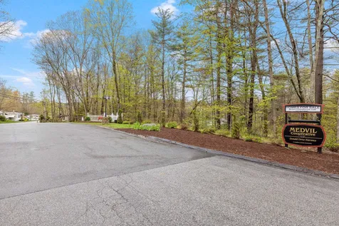73 Rachael Circle Goffstown NH 03045