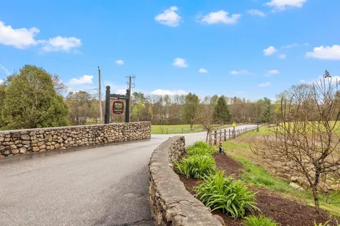 73 Rachael Circle Goffstown NH 03045