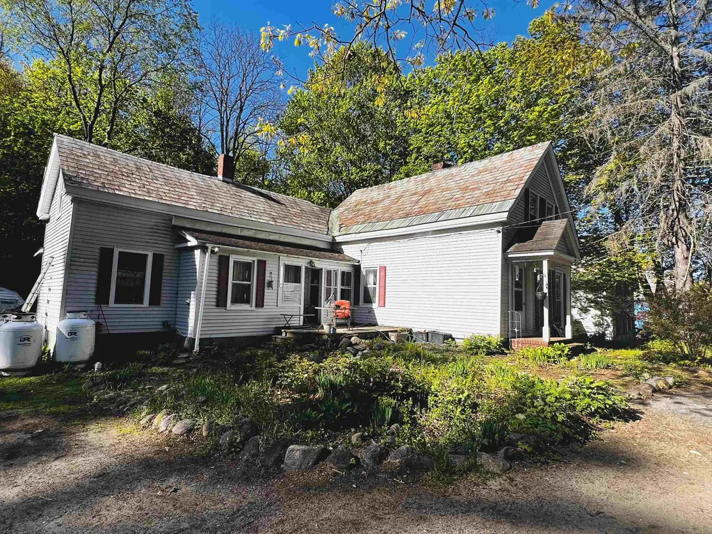 22 Snow Avenue Hinsdale NH 03451