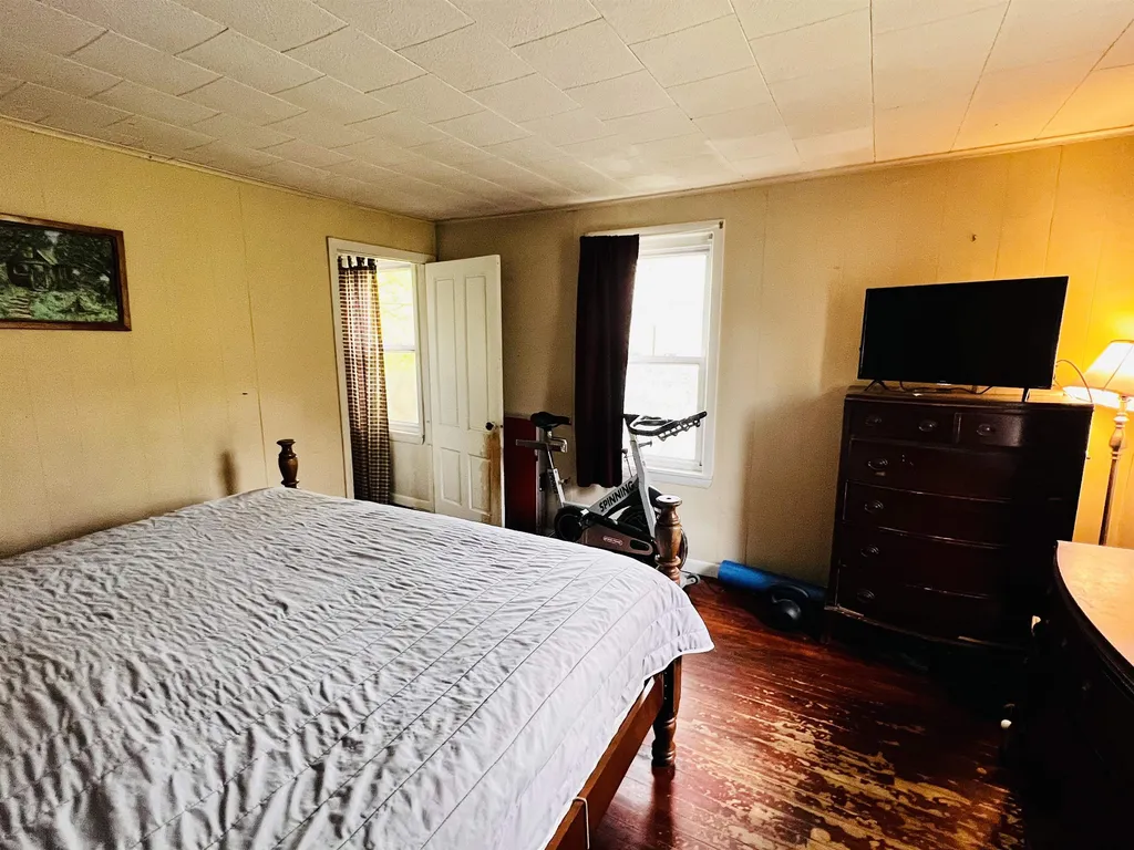22 Snow Avenue Hinsdale NH 03451