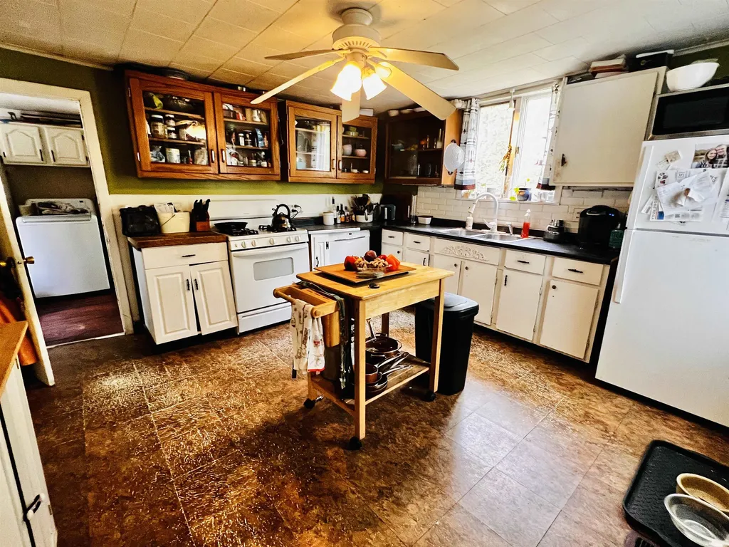 22 Snow Avenue Hinsdale NH 03451