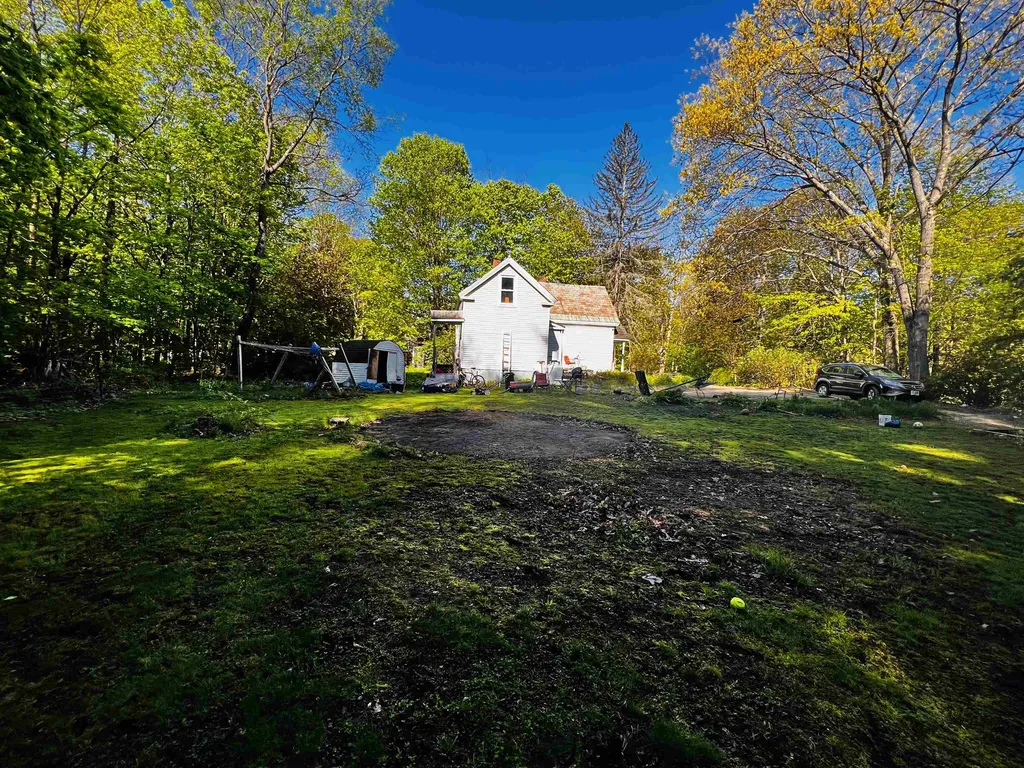 22 Snow Avenue Hinsdale NH 03451