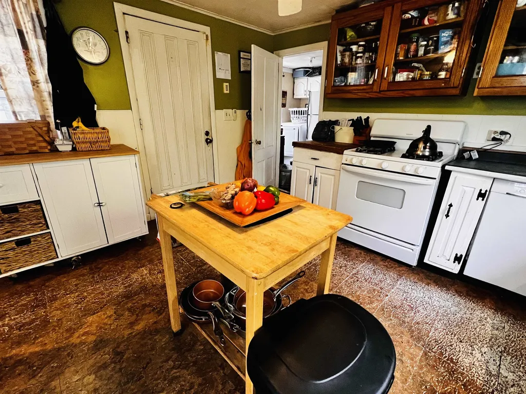 22 Snow Avenue Hinsdale NH 03451