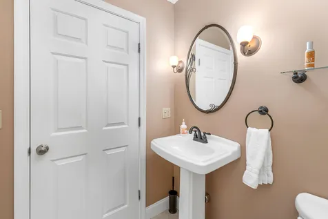 6 Finch Street Wolfeboro NH 03894