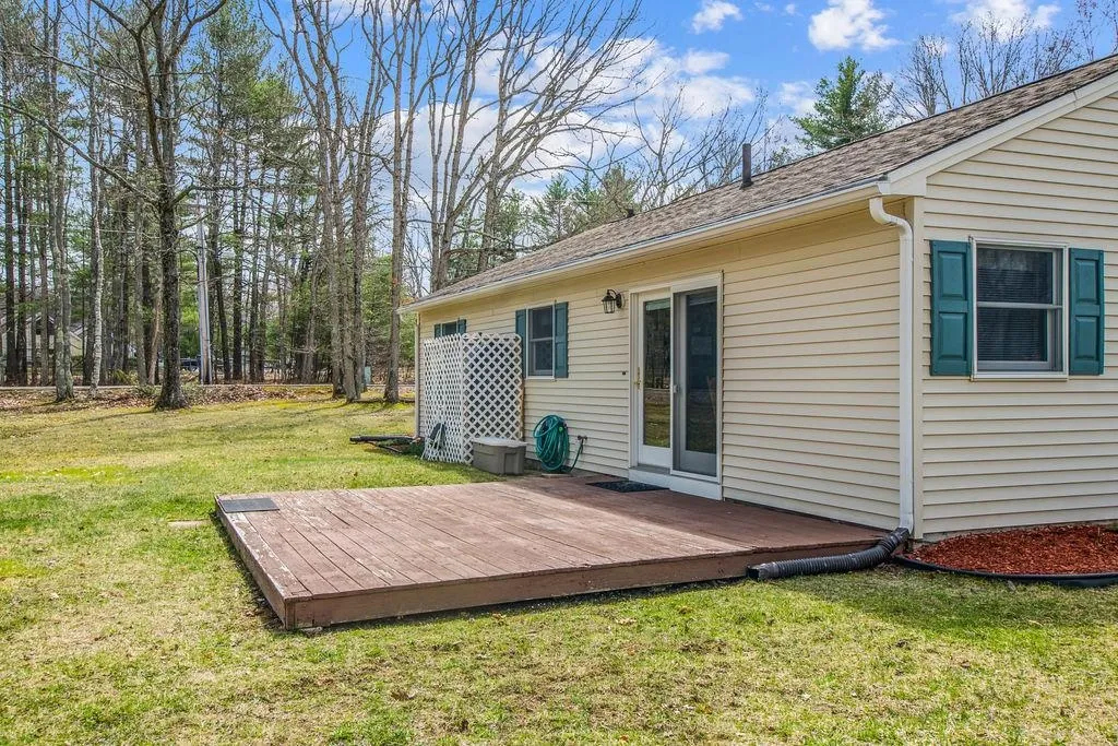 26 Corson Street Rochester NH 03867-2409