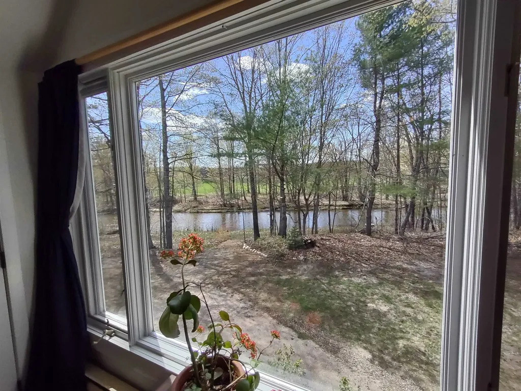 22 Henderson Road Sandwich NH 03227
