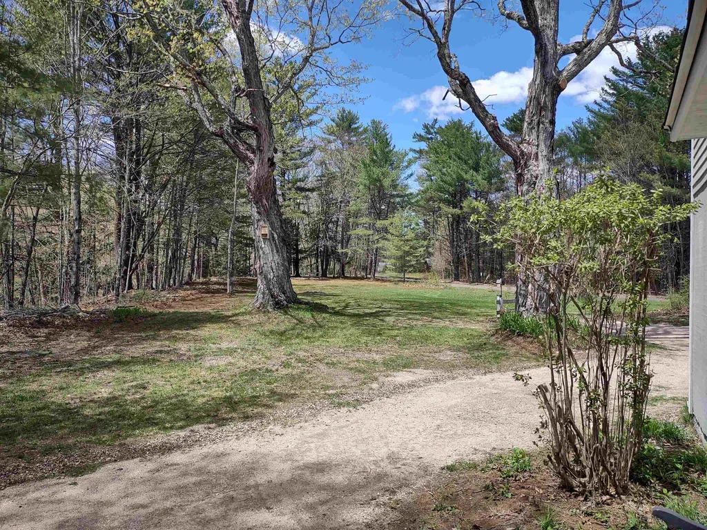 22 Henderson Road Sandwich NH 03227