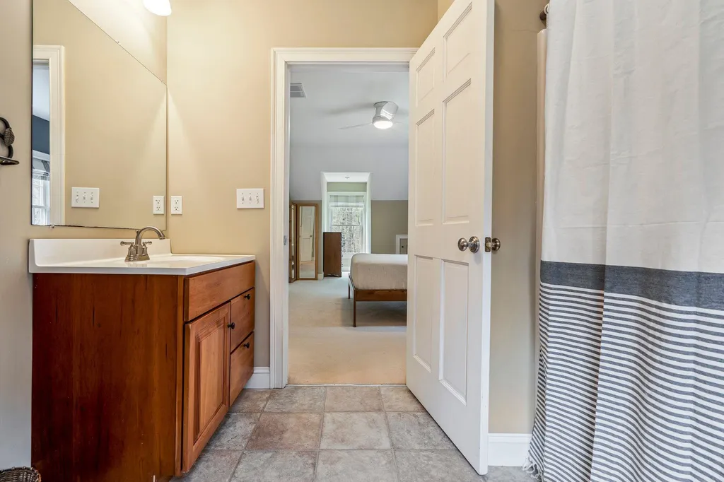 8 Toppan Lane Hampton Falls NH 03844