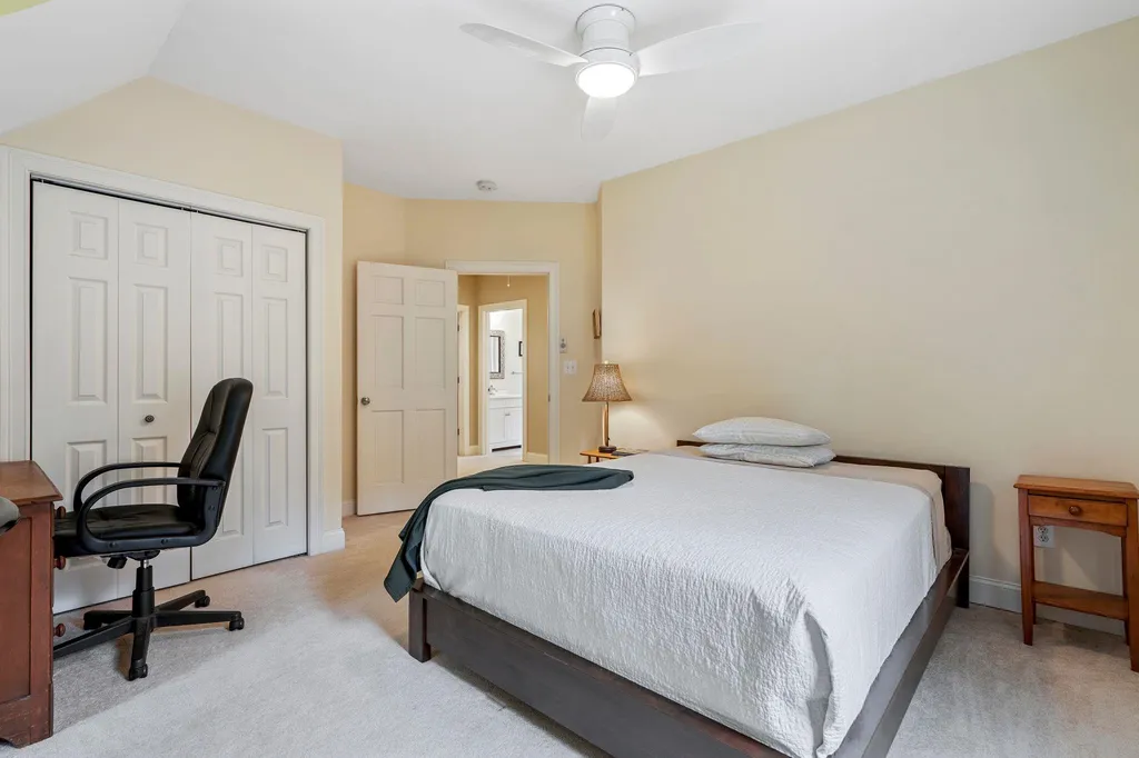 8 Toppan Lane Hampton Falls NH 03844