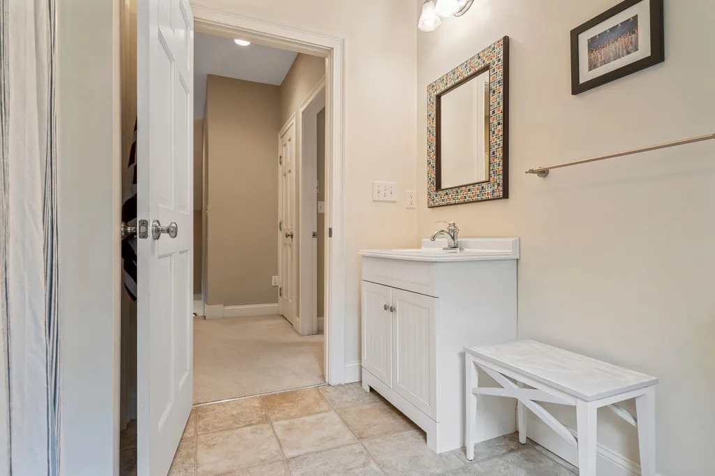 8 Toppan Lane Hampton Falls NH 03844