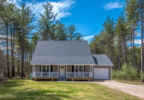 6 Christopher Street Fryeburg ME 04037