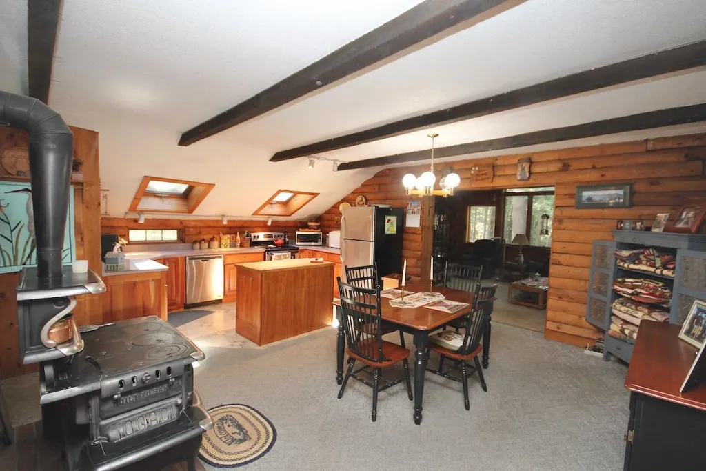 26 Bird Hill Hartland VT 05048