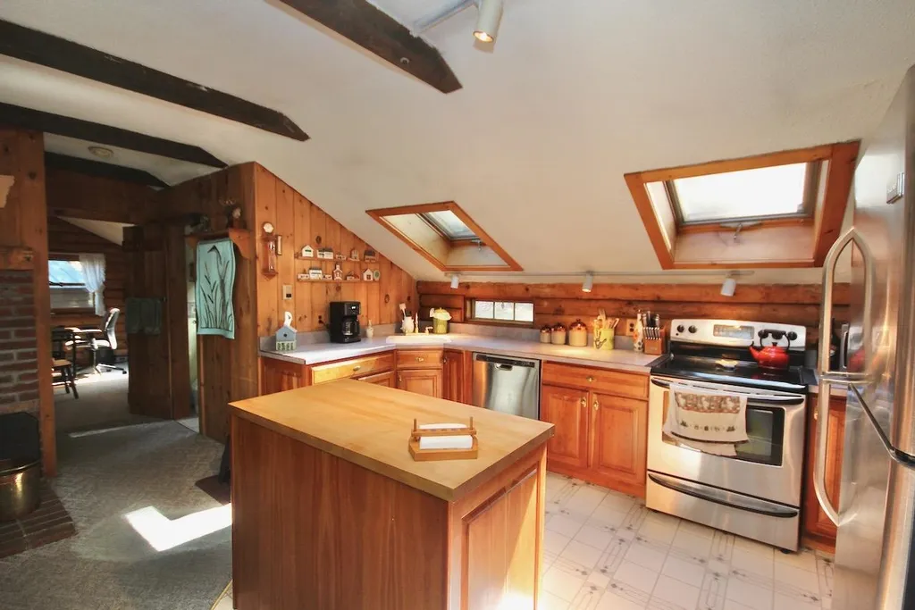 26 Bird Hill Hartland VT 05048