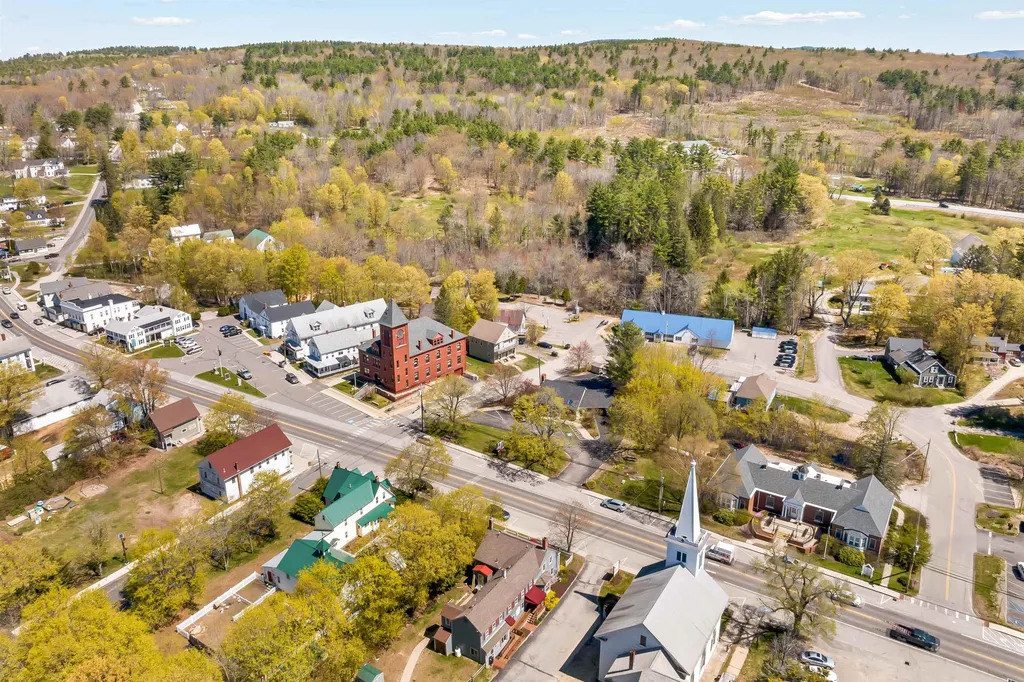 103 Main Street Alton NH 03809