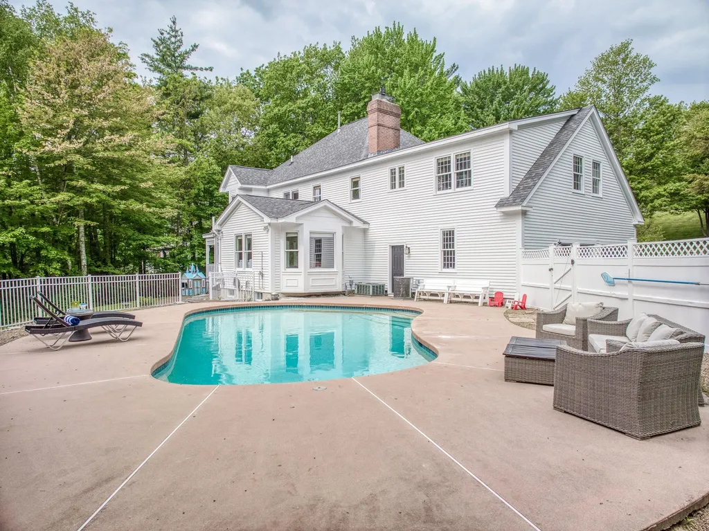 47 Hawk Drive Bedford NH 03110