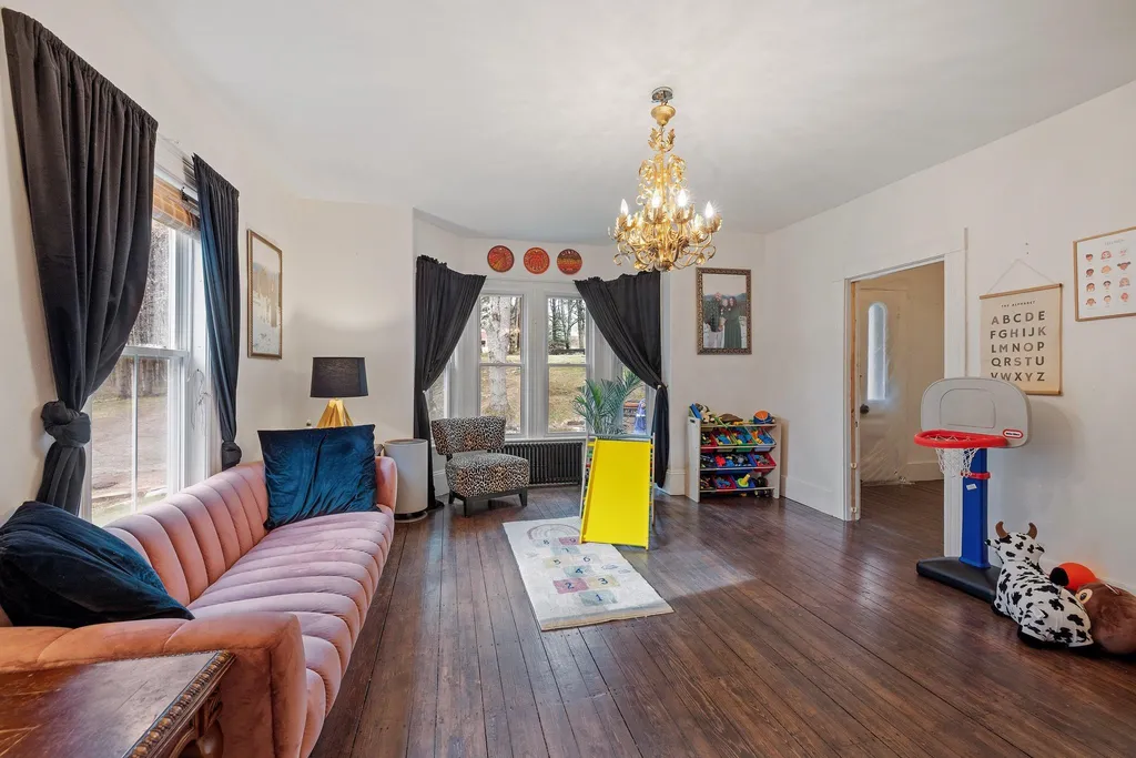 56 Greenwood Street Whitefield NH 03598