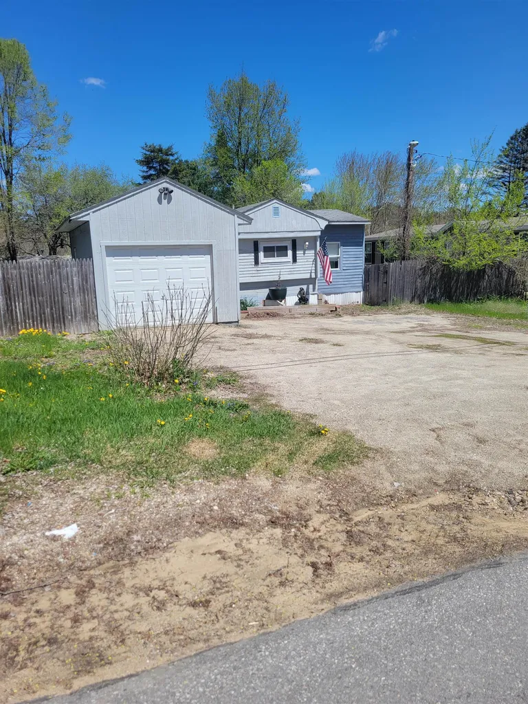 7 Mildred Avenue Raymond NH 03077