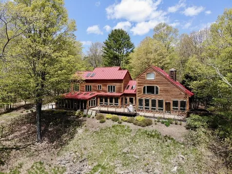 206 Remember Baker Lane Hartford VT 05059