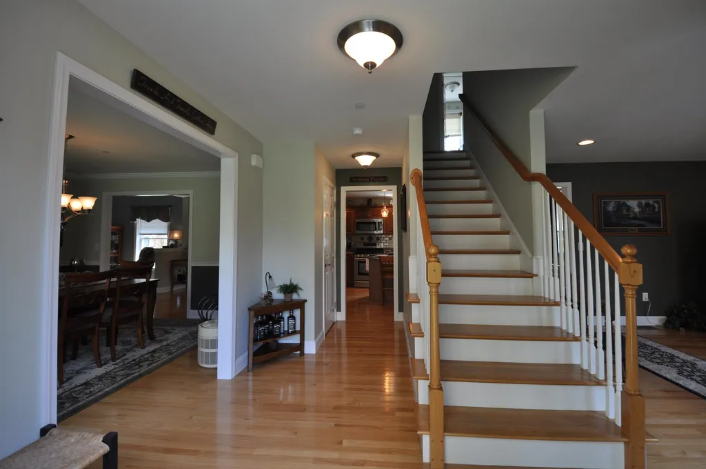 32 Blacksmith Lane Hollis NH 03049