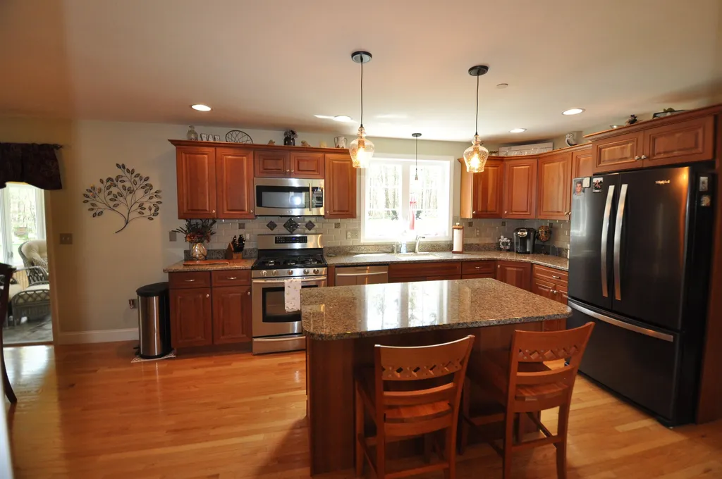 32 Blacksmith Lane Hollis NH 03049