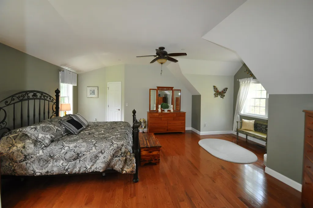 32 Blacksmith Lane Hollis NH 03049