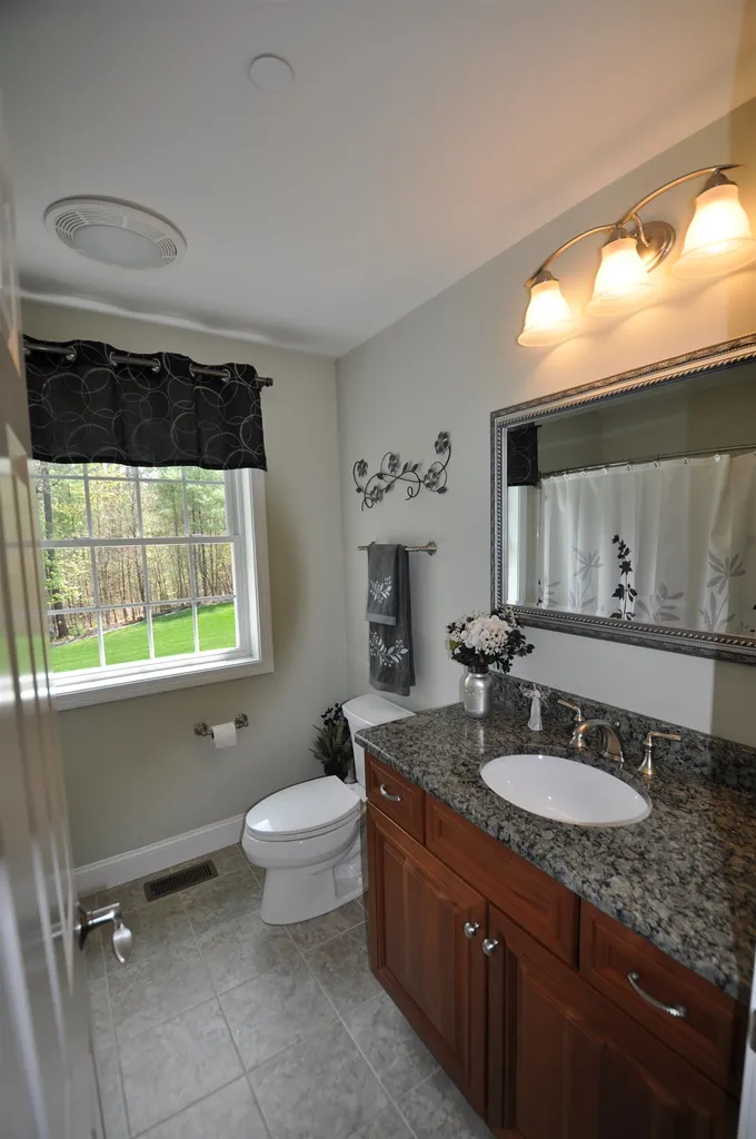 32 Blacksmith Lane Hollis NH 03049