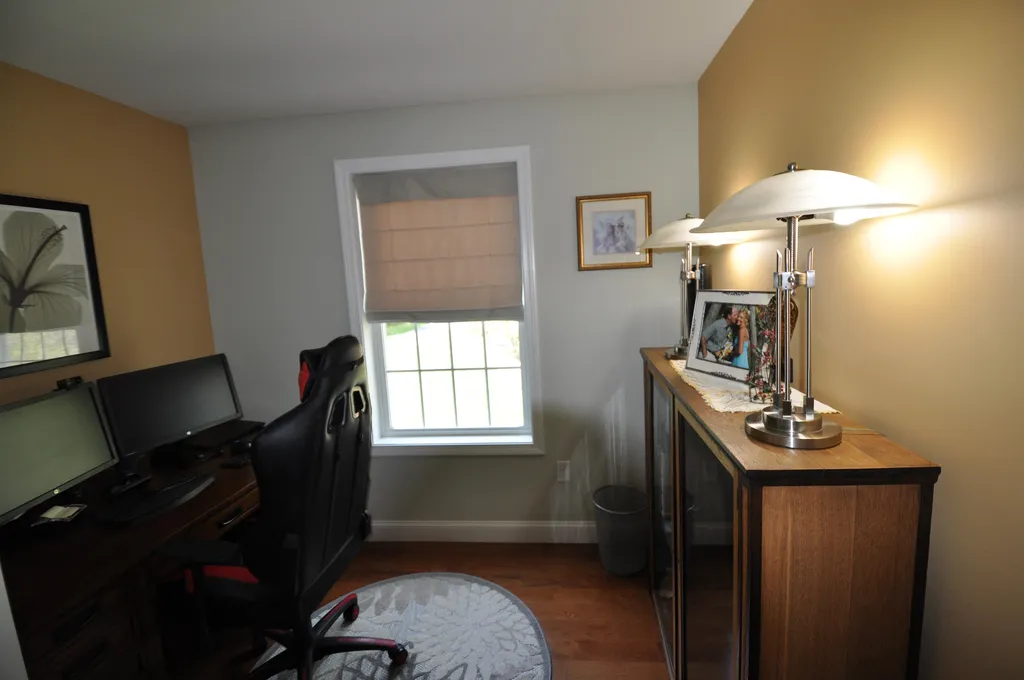 32 Blacksmith Lane Hollis NH 03049
