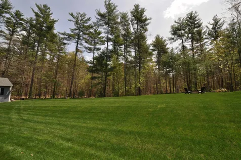 32 Blacksmith Lane Hollis NH 03049