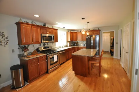 32 Blacksmith Lane Hollis NH 03049