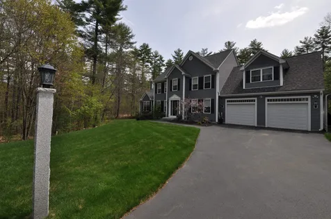 32 Blacksmith Lane Hollis NH 03049