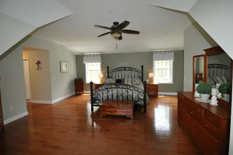 32 Blacksmith Lane Hollis NH 03049
