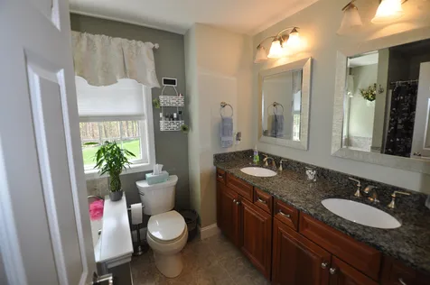 32 Blacksmith Lane Hollis NH 03049