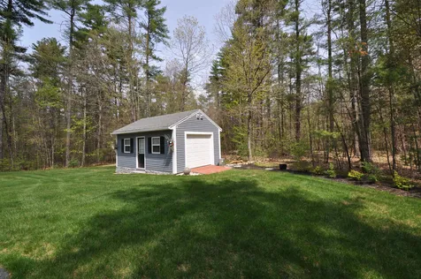 32 Blacksmith Lane Hollis NH 03049