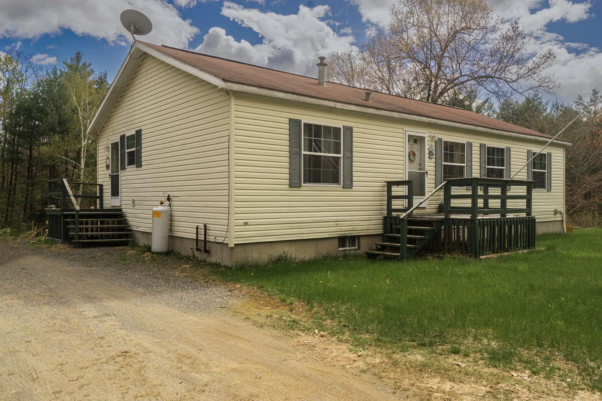 32 Eden Trail Hinsdale NH 03451