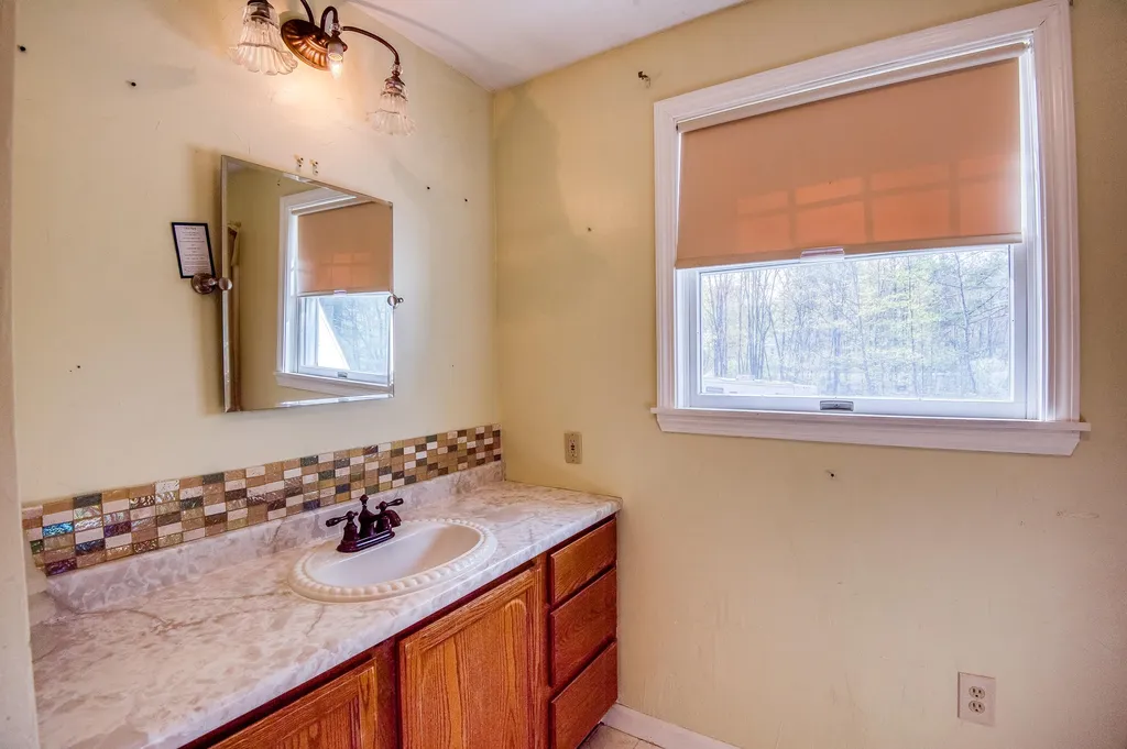 63 Nh Route 153 N Effingham NH 03882