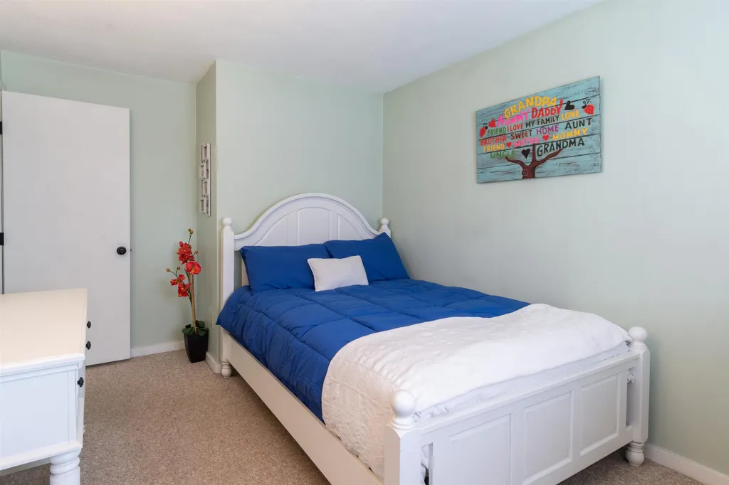 19 Rand Drive Chester NH 03036