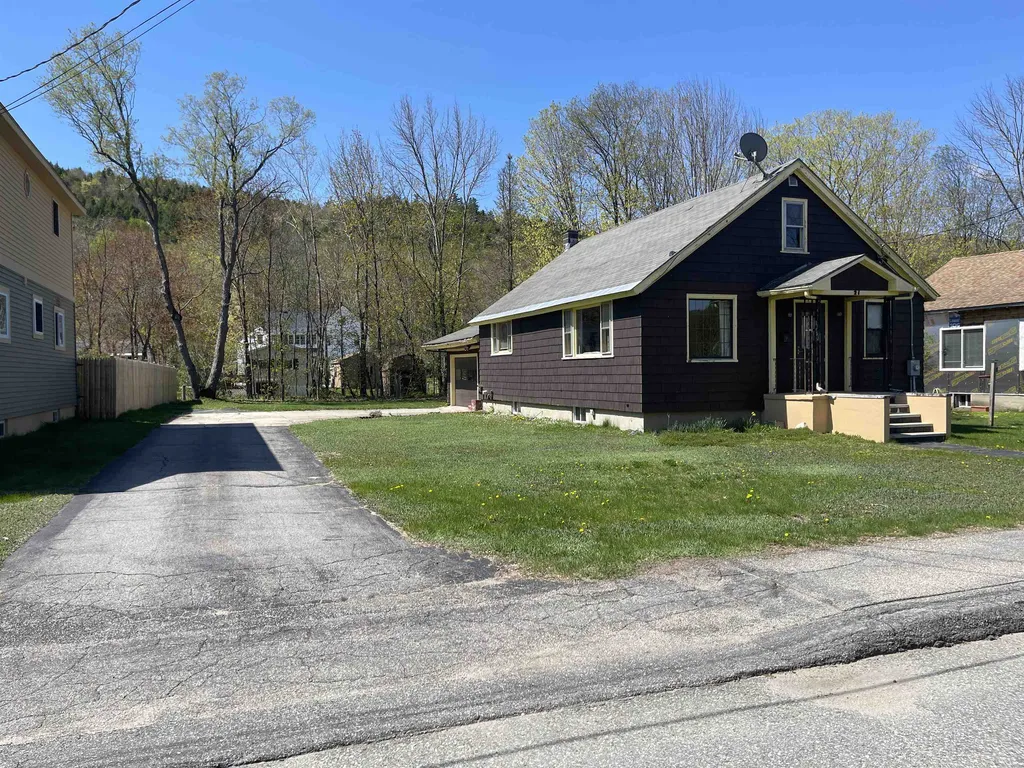 21 Wilson Street Gorham NH 03581