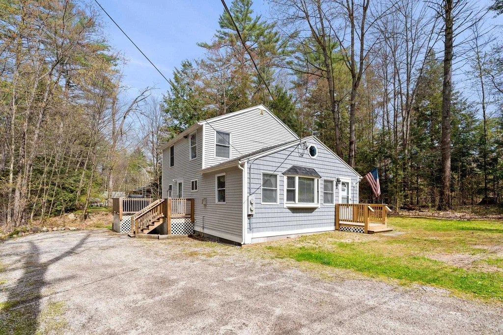 10 Kings Row Hillsborough NH 03244