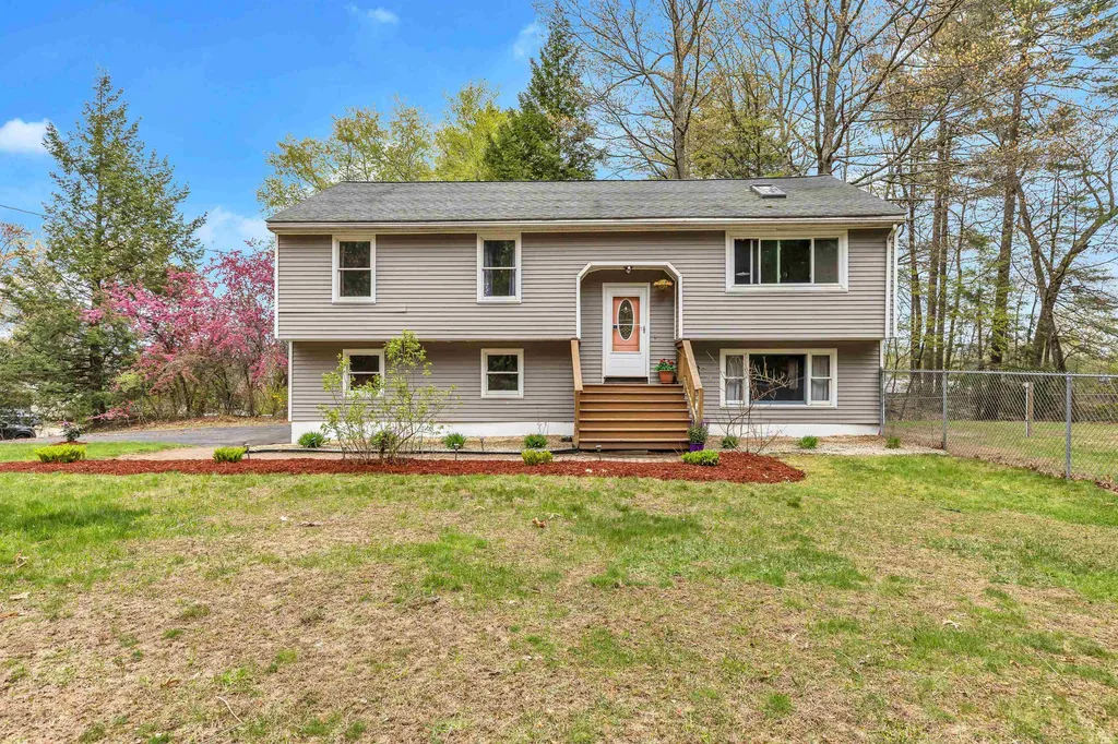 19 Hoyt Street Merrimack NH 03054