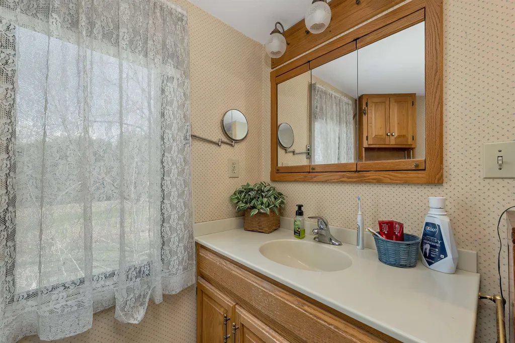 23 Jewett Road Dunbarton NH 03046