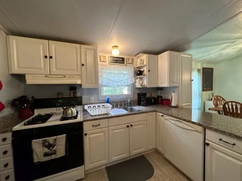 40 Pondview Road Swanzey NH 03446