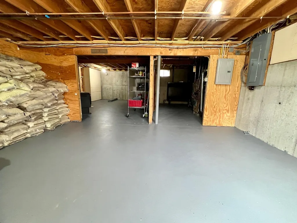 90 Beaver Pond Road Weare NH 03281