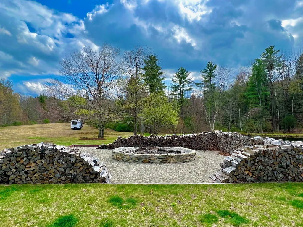 90 Beaver Pond Road Weare NH 03281