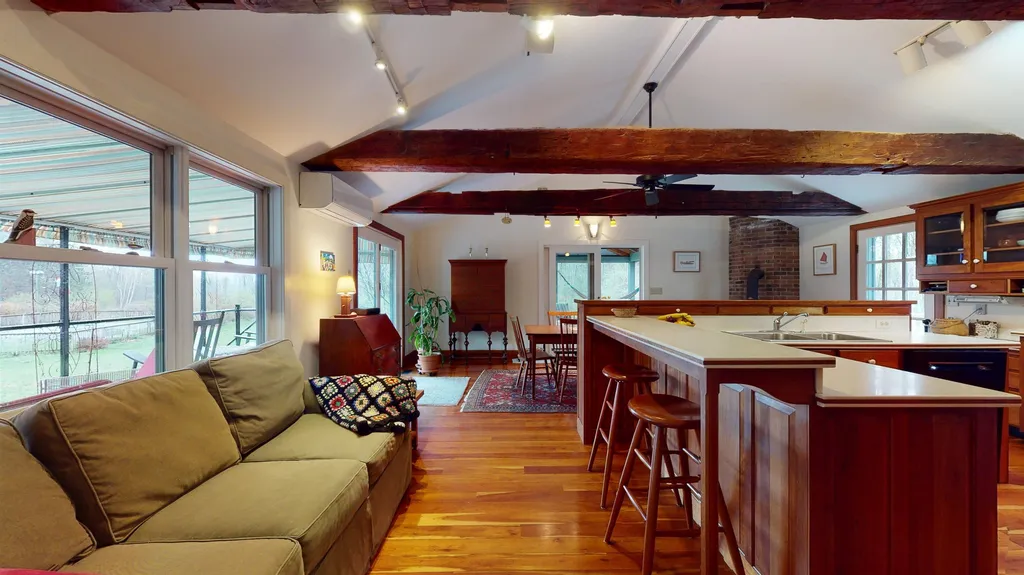 384 Peet Road Cornwall VT 05753