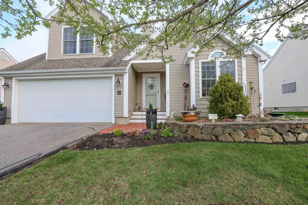 49 Hampton Meadows Hampton NH 03842