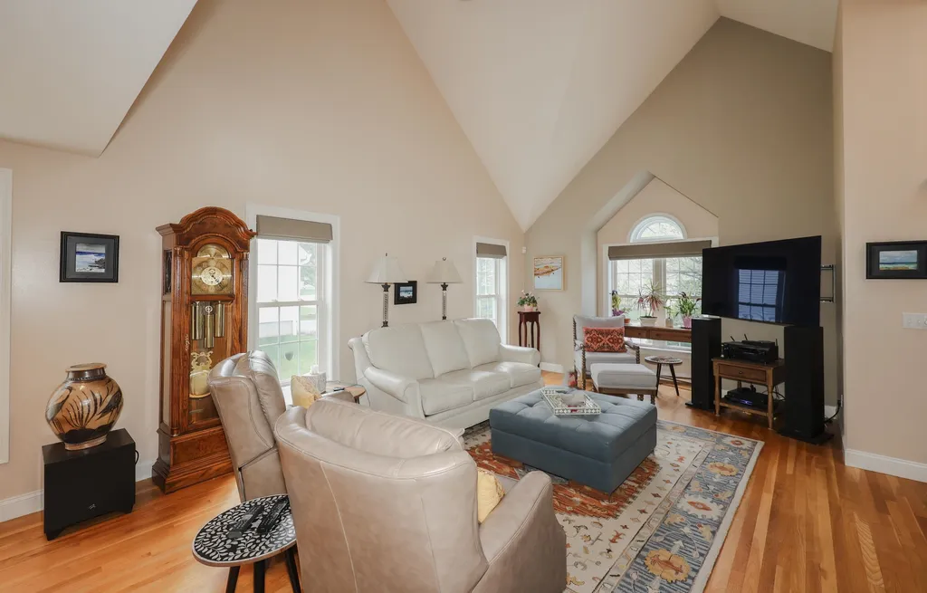 49 Hampton Meadows Hampton NH 03842