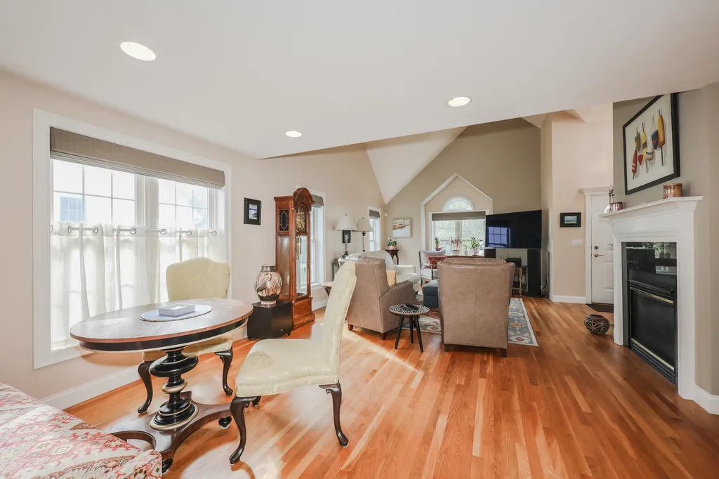 49 Hampton Meadows Hampton NH 03842