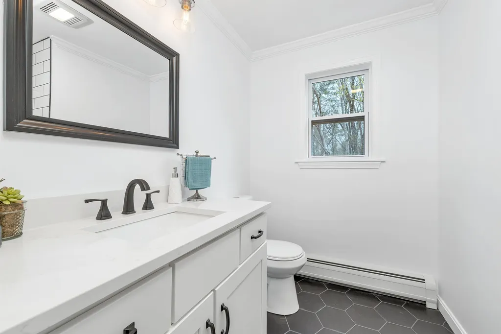 320 New Hampton Road Franklin NH 03235