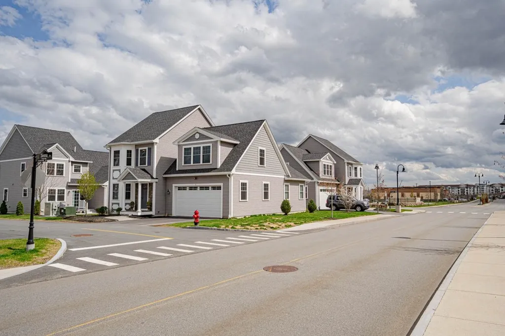2 Sienna Drive Salem NH 03079